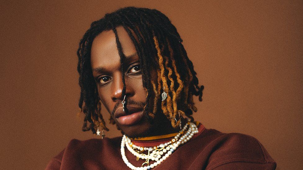 Surprise as Fireboy DML leaves show crying