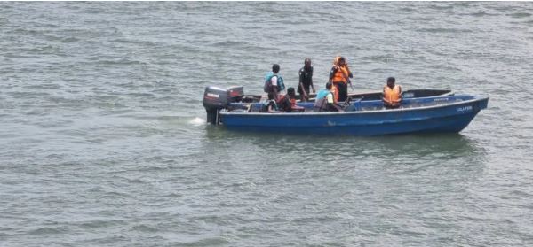 18-seater bus accident throws passengers into Lagos Lagoon
