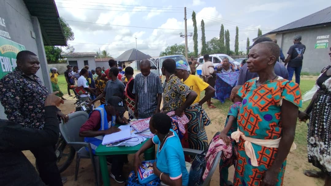 PHOTOS: Okuama indigenes report en masse to IDP camp set up by DTSG