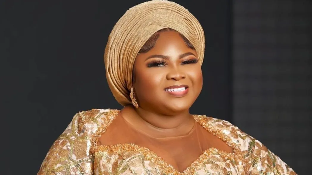 Tears as bus crushes pretty Nigerian woman to death in America