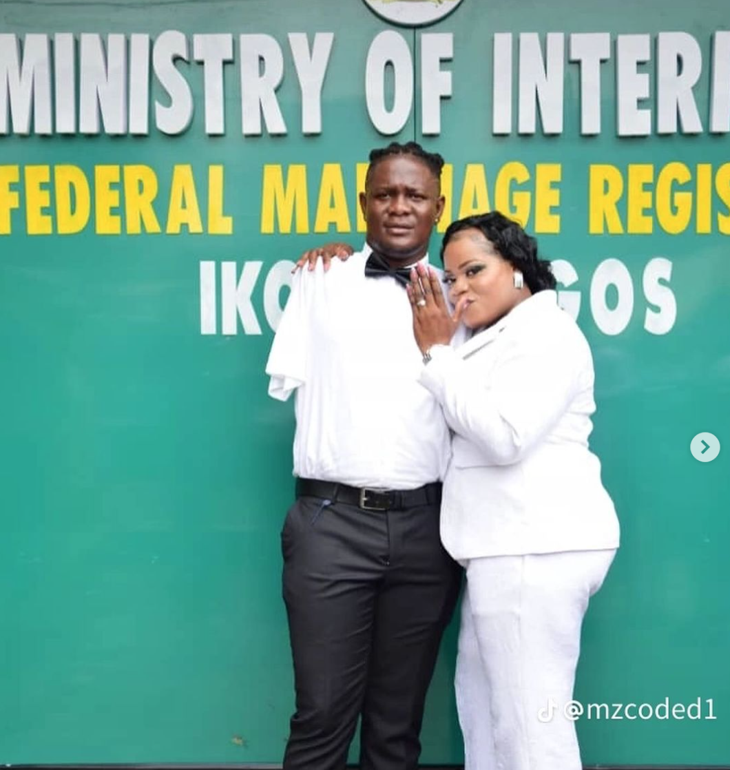 Nigerian Man who lost both arms in an accident marries pretty lover (photos)