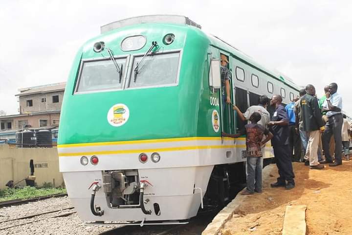 NRC worker returns lost wallet full of cash back to passenger
