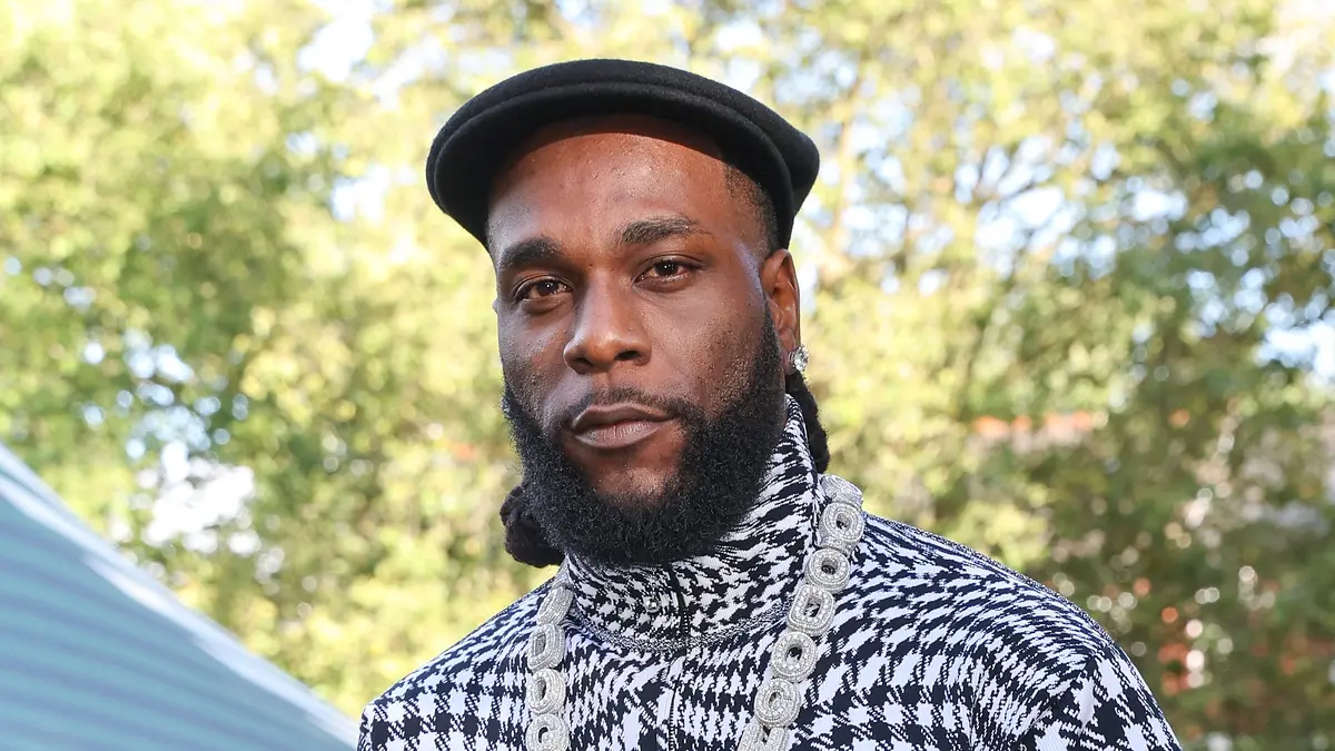Davido’s marriage not worthy of emulation – Burna Boy