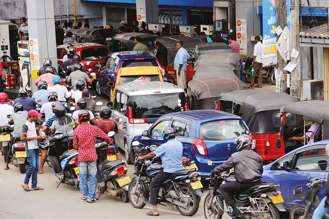 Again, Tinubu’s govt increases fuel price