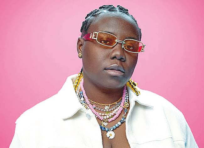 Teni weeps amid heavy downpour in Lagos