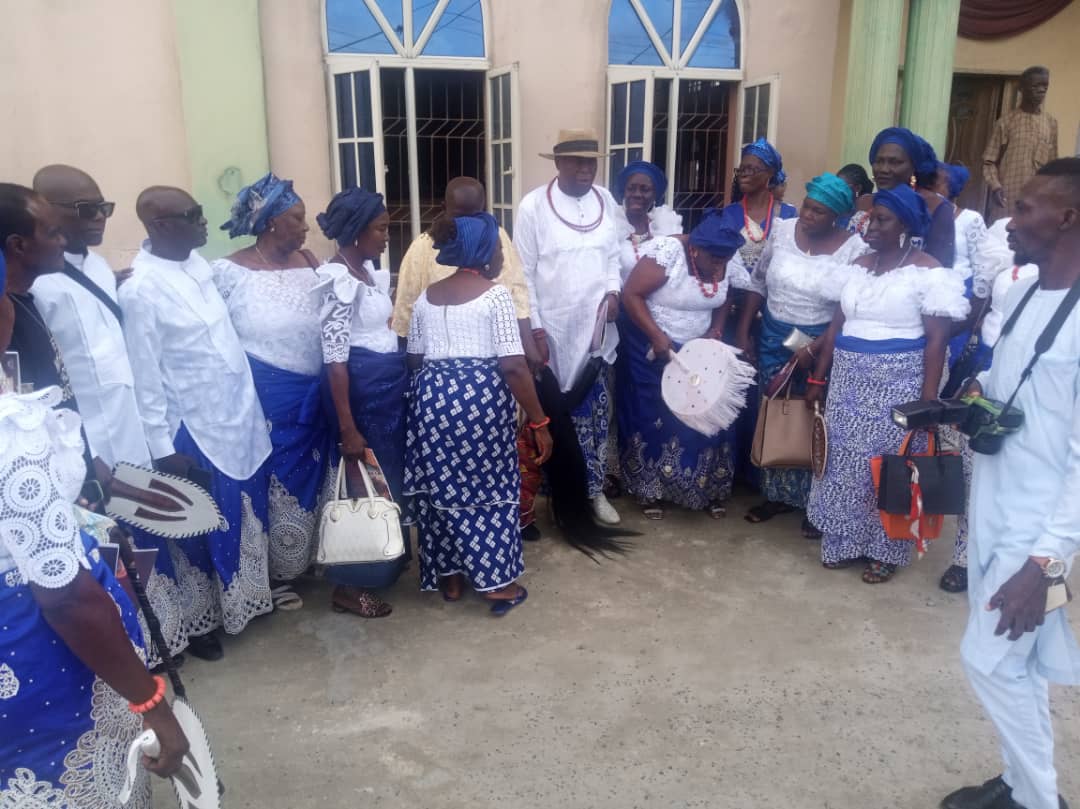 Isoko agog as Ovuakpories bid their daughter, Mrs Ekwenuke final farewell [PHOTOS]