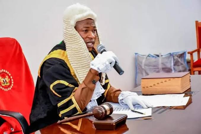 Finally, Plateau Speaker succumbs to pressure, swears in remaining APC lawmakers