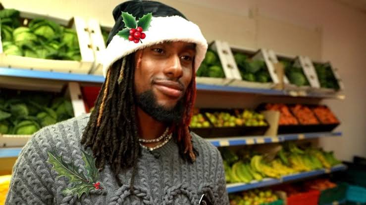 Super Eagles player, Iwobi gives out free food for Christmas in London