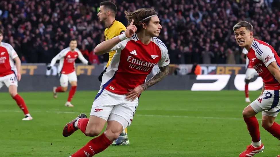 Arsenal defeat Wolves after Myles Lewis-Skelly’s controversial red card
