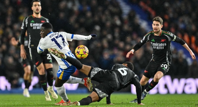 Virus stung Arsenal wobbled and fumbled to a draw at Brighton, push Liverpool to EPL crown