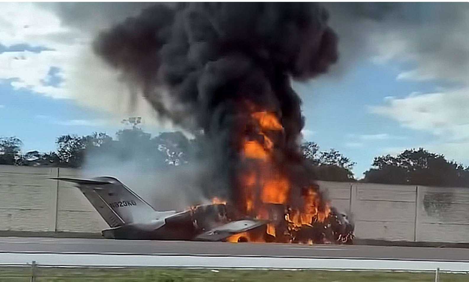 Just In: Many feared dead as military plane crashes