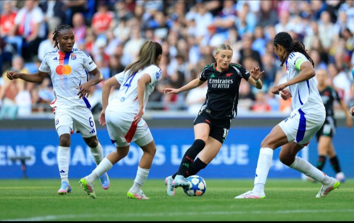 Arsenal hammer Lyon to reach women’s Champions League final