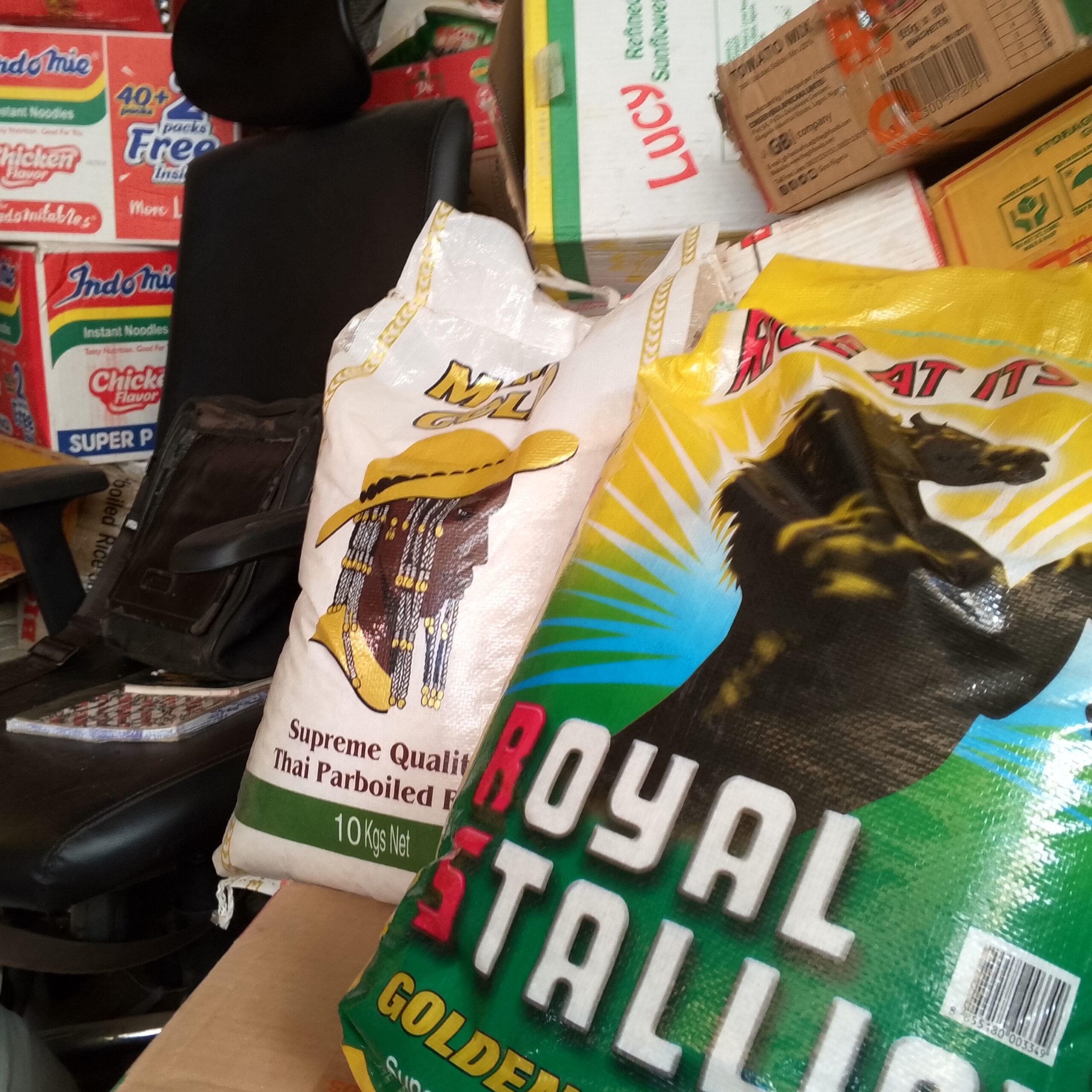 FCCPC raids popular market over rebagged, underweight rice