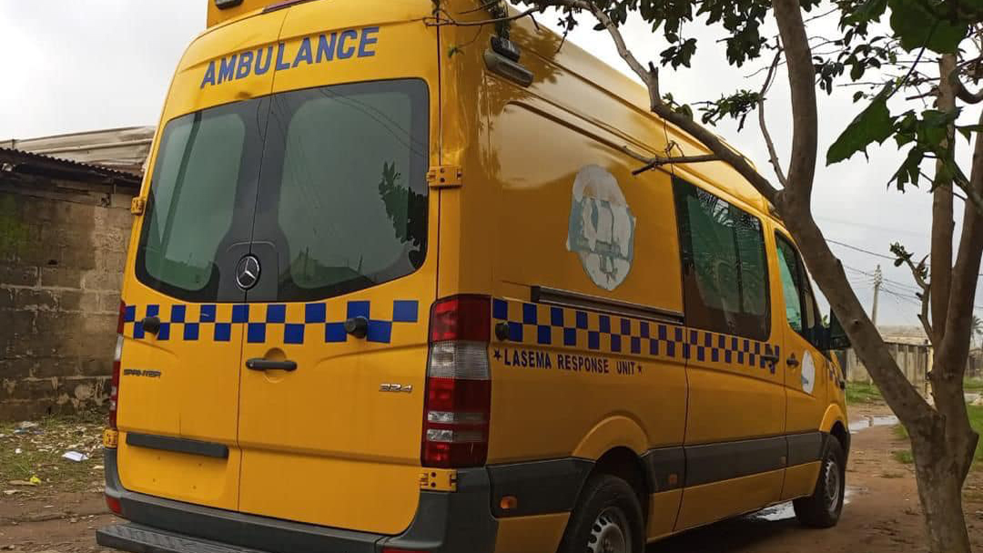 LASEMA rescues 2 as lagos building collapses
