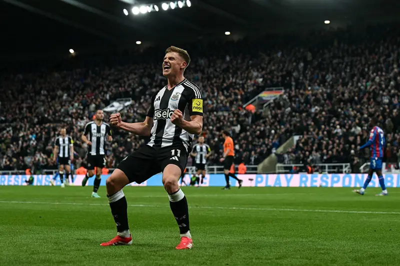 Newcastle hit five past Palace to storm into top three