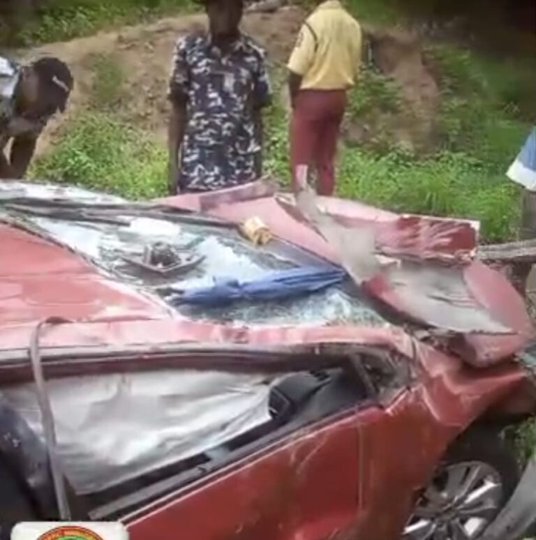Speeding vehicle plunges off Otedola Bridge