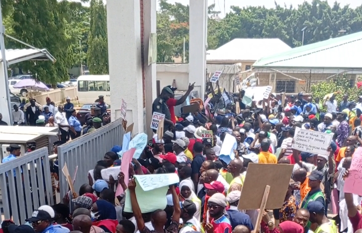 FCT nurses, workers protest against closure of healthcare centers