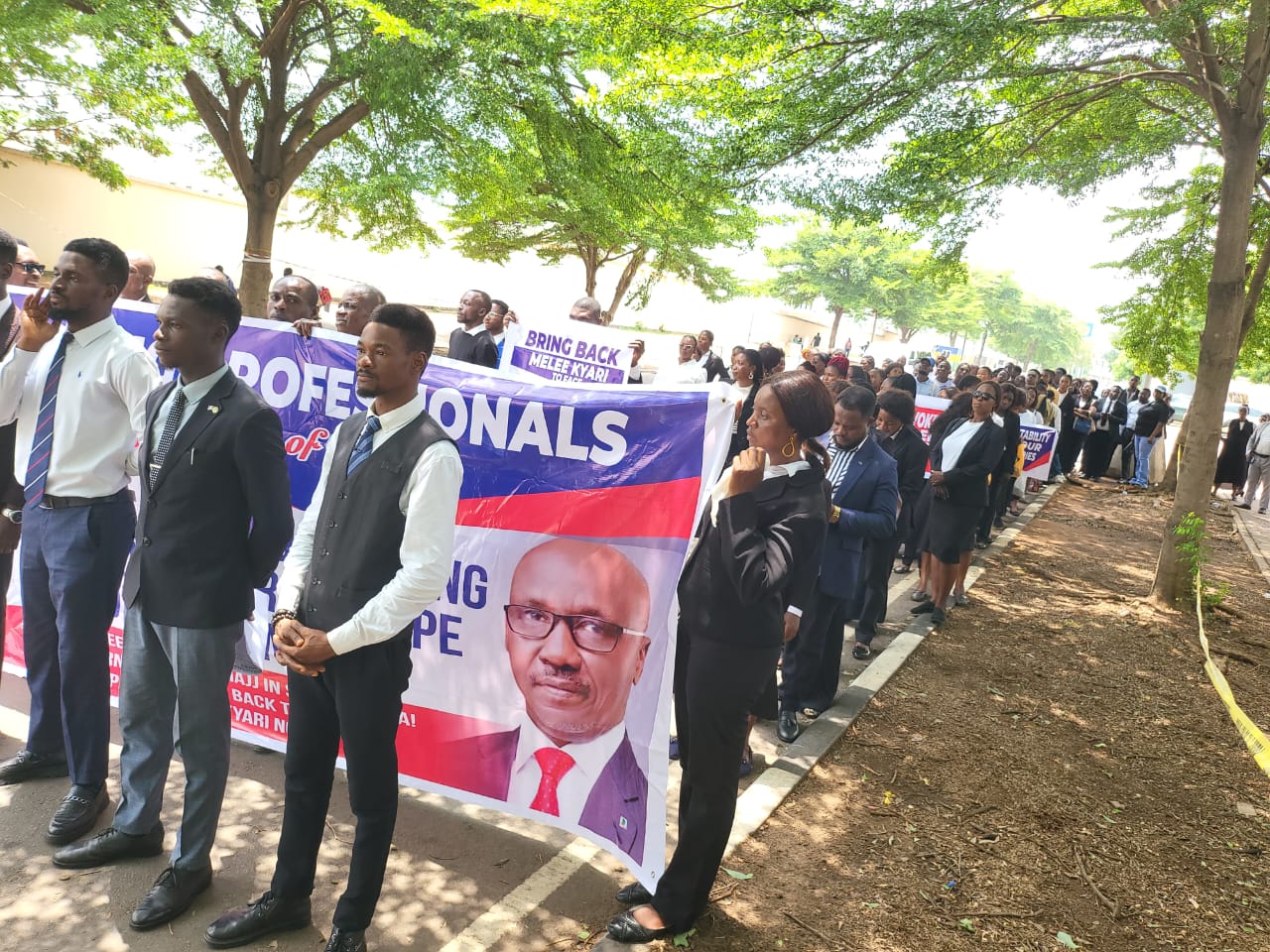 Protesters storm US embassy, demand visa ban on Mele Kyari over alleged corruption