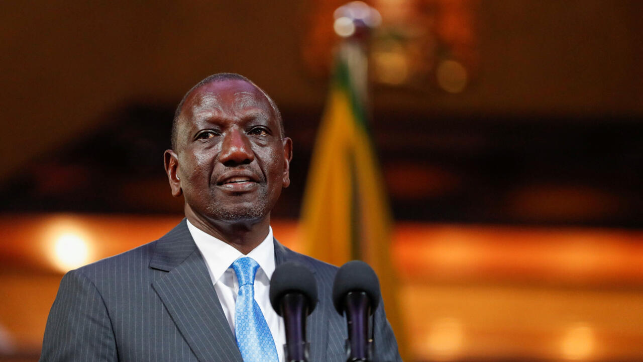 President Ruto chastises Kenyan men for allowing Nigerians ‘steal’ their women