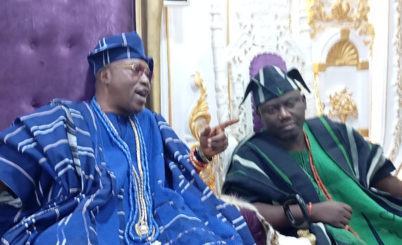 Alaafin visits Oluwo as Oba Akanbi mulls Alaafin of Iwo title