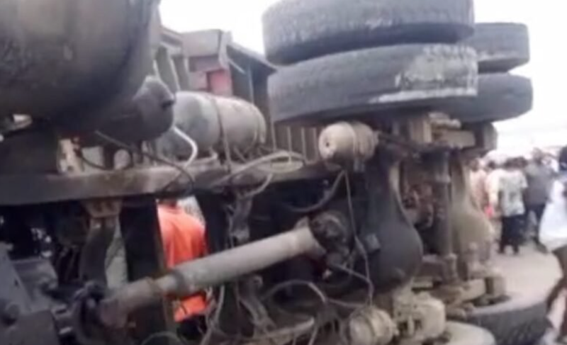 SAD: 1 dead, 3 rescued as truck crushes commercial bus in Lagos