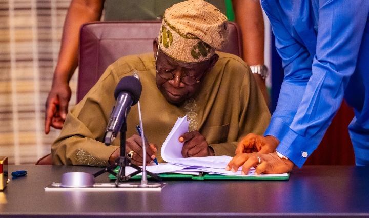 Why president Tinubu must bring back cashless policy – Yul Edochie