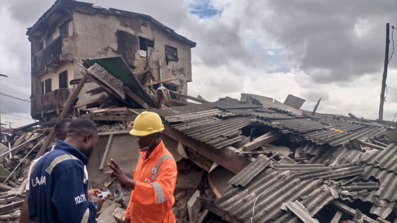 Sad! Many rescued, hospitalized after Lagos building collapse