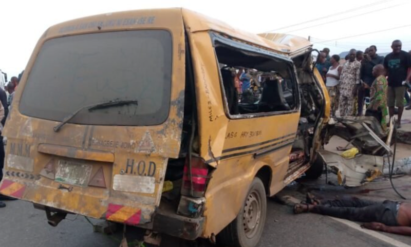 6 dead, 13 injured in Lagos crash